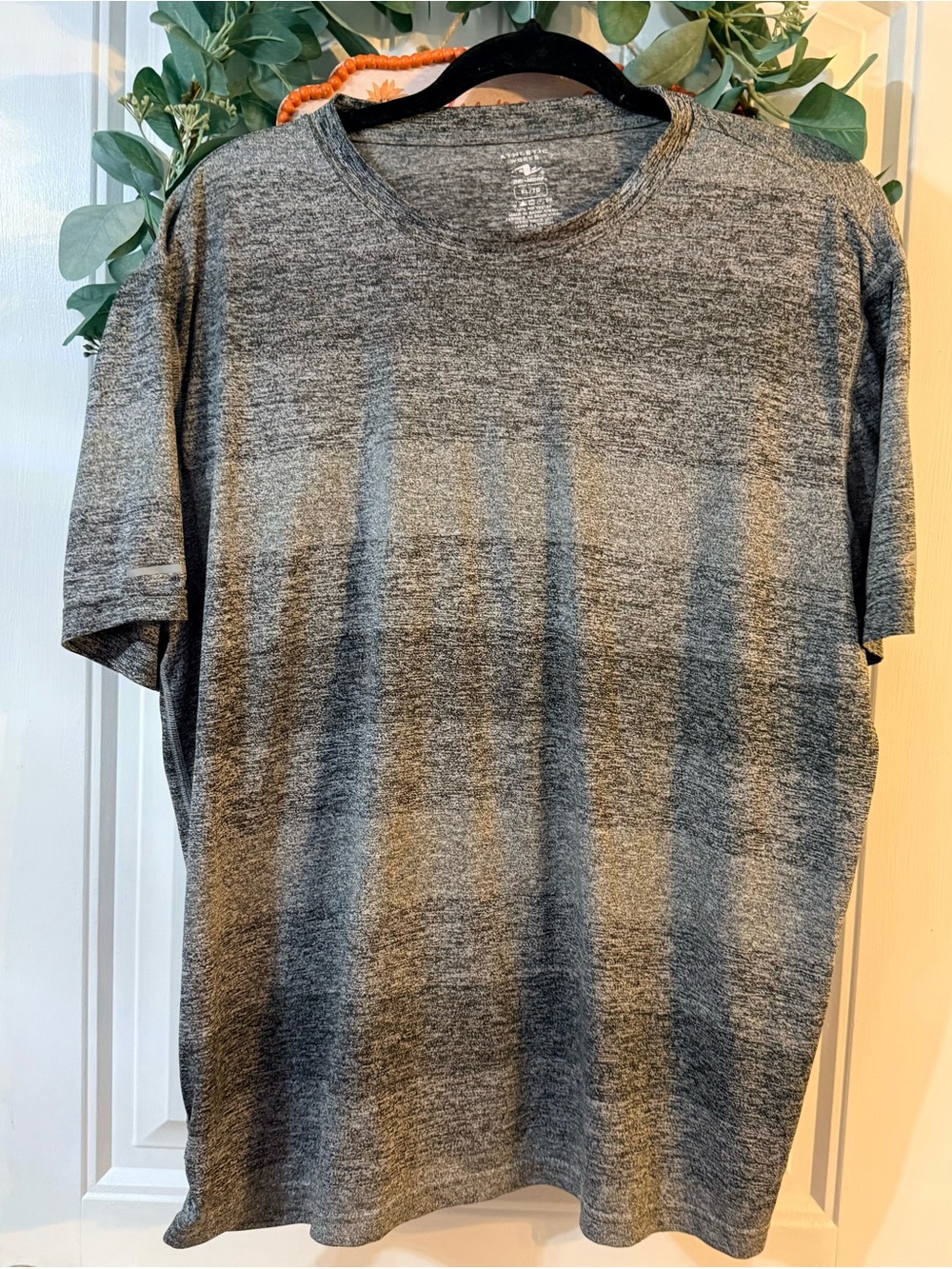 💫10/$25 • Athletic Works Men's Heather Gray Short-Sleeve Crew Neck Shirt